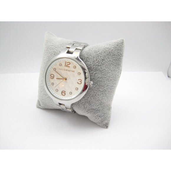 Women Liz Claiborne Quartz WR Analog 39mm Round Watch (H555) "New Battery" - Picture 4 of 9